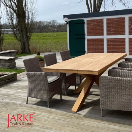 Teak Tische & Beistelltische