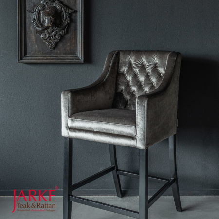 Hochwertige Polstermöbel wie Sofa, Sessel, Loungegruppen, Barhocker in vielen Designs und großer Stoffvielfalt