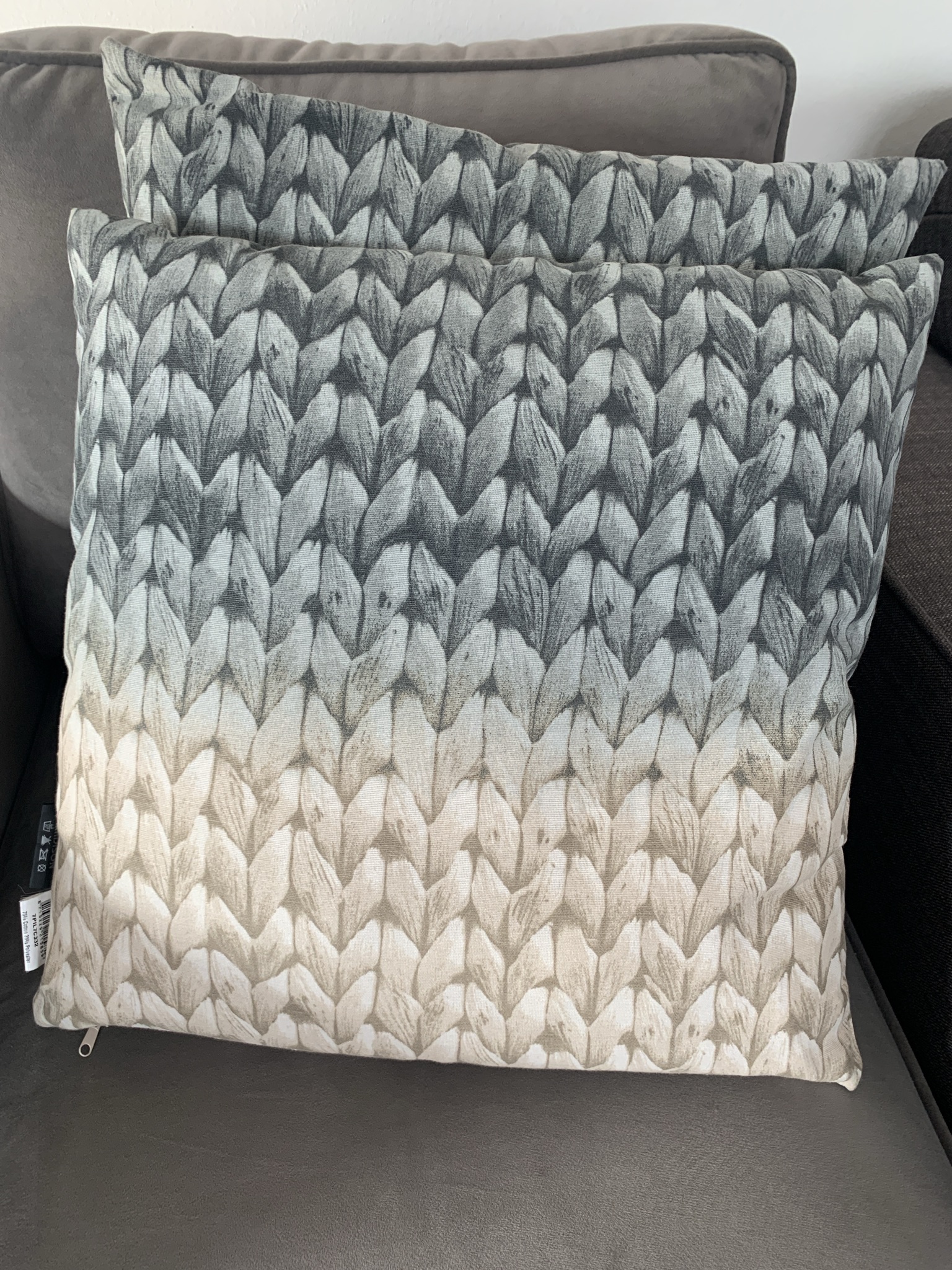 Zierkissen mit dekorativem Print/ Flechtmuster
