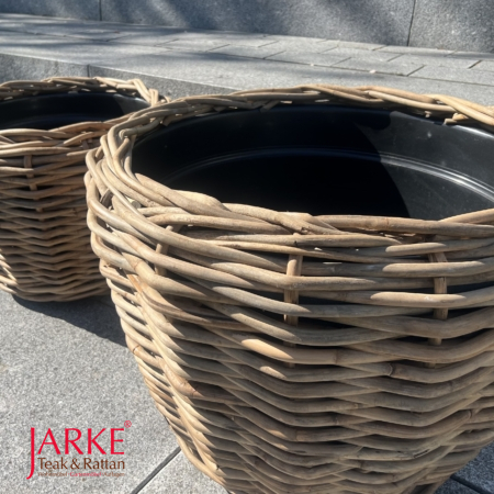 Pflanzkübel aus Kubu, innenliegend mit Plastikpott zur einfachen Bepflanzung, 2 Größen